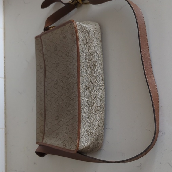 Christian Dior bag with adjustable strap - Picture 15 of 16